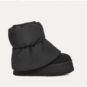 UGG Classic Mini Dipper
Puffer Boot